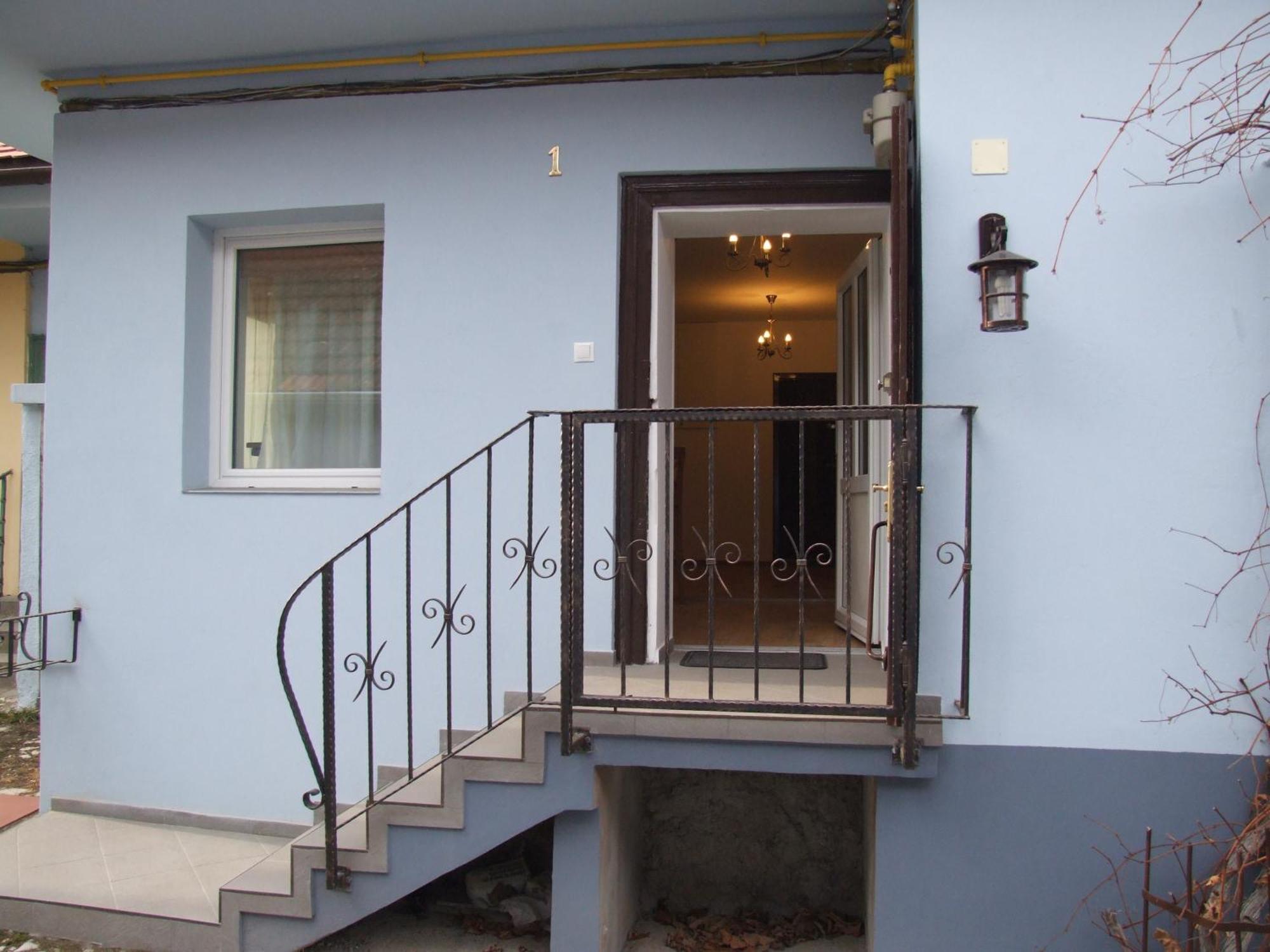 Blue House Hotel Brasov Exterior photo